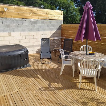 Studio Cosy Avec Terrasse Et Jacuzzi A Disposition De Mai A Aout Rians  Екстер'єр фото