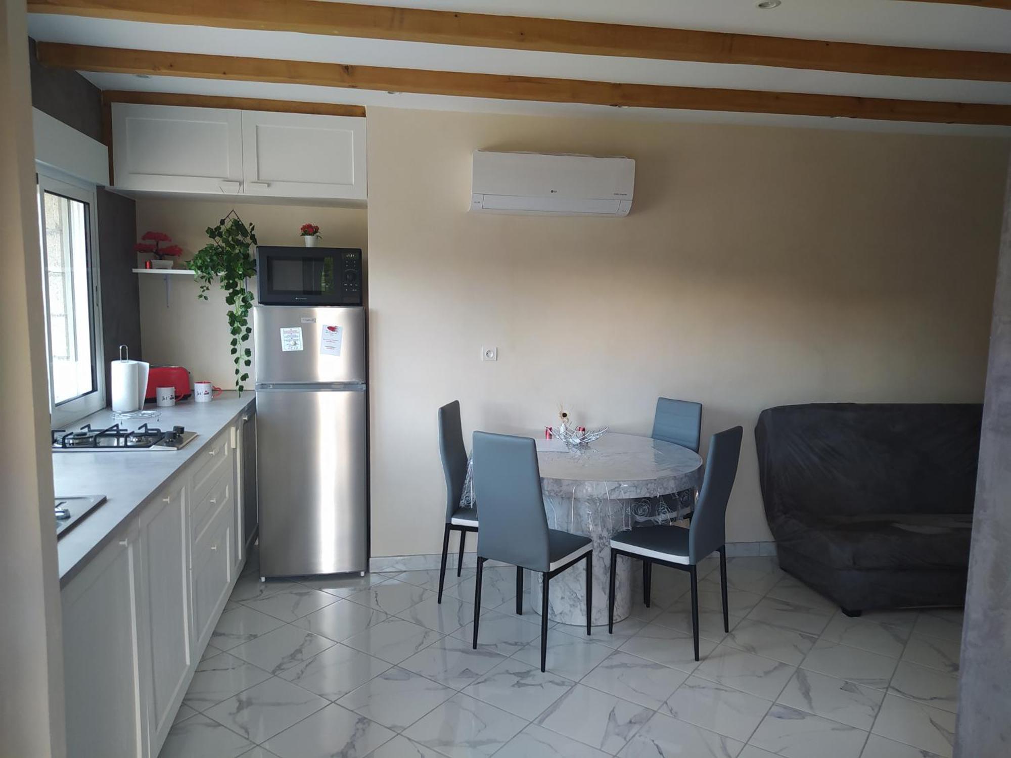 Studio Cosy Avec Terrasse Et Jacuzzi A Disposition De Mai A Aout Rians  Екстер'єр фото