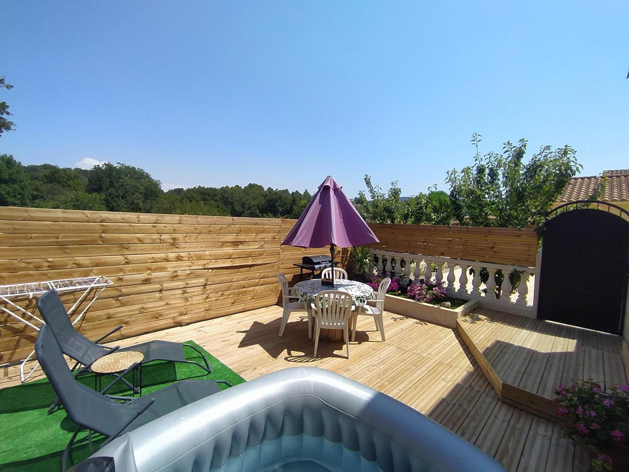 Studio Cosy Avec Terrasse Et Jacuzzi A Disposition De Mai A Aout Rians  Екстер'єр фото